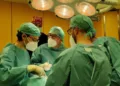 Tiroide, al Policlinico 345 interventi e 10mila visite all’anno. Pietro Giorgio Calò: «Chirurgia sempre più mininvasiva». Francesco Boi: «Fondamentale la diagnosi precoce»