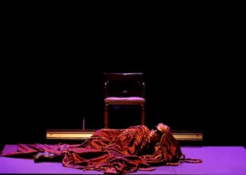 “Come vent’anni fa”, sabato 16 maggio, al TsE di Cagliari, chiude la stagione 2025-2026 di Teatro Senza Quartiere organizzata dal Teatro del Segno