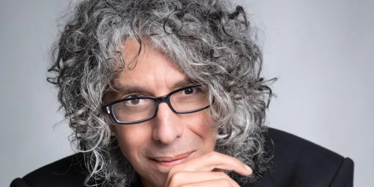 Giovanni Allevi ritorna nell’Isola con un duplice appuntamento del Piano Solo Tour 2025/2026, a Cagliari e Sassari