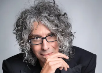 Giovanni Allevi ritorna nell’Isola con un duplice appuntamento del Piano Solo Tour 2025/2026