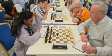 Il Sardinia World Chess Festival al giro di boa: equilibrio ai vertici a Orosei