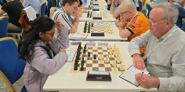 Il Sardinia World Chess Festival al giro di boa: equilibrio ai vertici a Orosei