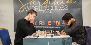 Al Sardinia World Chess Festival un turno finale al cardiopalma: vince l’Open A il tedesco Frederik Swane. Il giovane Faustino Oro ottiene il titolo di Gran Maestro