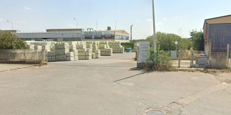 Ceramica Mediterranea, la Regione Sardegna chiede l’apertura di un tavolo di confronto al Mimit per affrontare la crisi