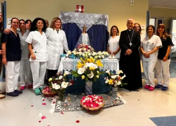 La benedizione dell’Arcivescovo nelle corsie dell’Aou di Sassari