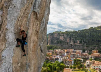Arrampicate, highline, spettacoli e racconti di sfide e montagna: il programma dell’Ulassai Festival