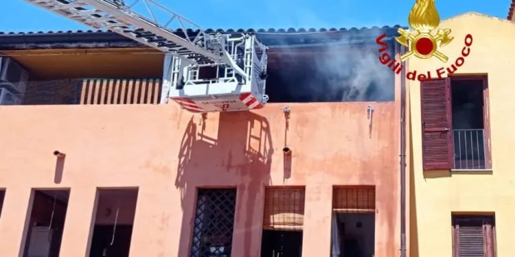 Olbia: a fuoco un appartamento in via Italo Svevo