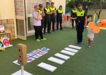 Alghero: l’educazione stradale insegnata ai più piccoli dagli agenti della Polizia locale