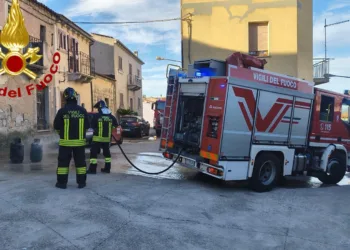 Luras: incendio nel cortile di un’abitazione in via Crispi