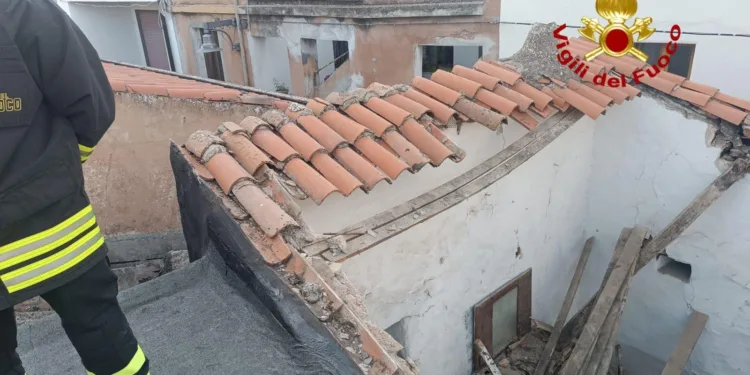 Orotelli: incendio in un’abitazione in via Bologna