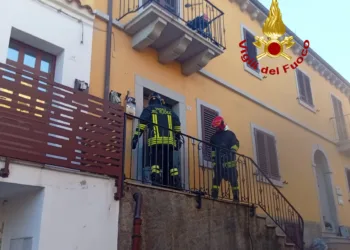 Arzachena: incendio all’interno di un appartamento in via Tempio