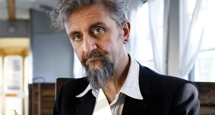 Barbagia in Blu apre il sipario con Ascanio Celestini: a Fonni arriva “Radio Clandestina”
