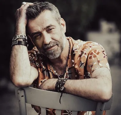 Sarà il concerto del cantautore romano Daniele Silvestri ad aprire ufficialmente il 28° Abbabula Festival