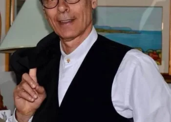 La pubblicazione “Sguardo sulla Città” di Graziano Secchi, residente in Piemonte, omaggia Nuoro con poesie, brani letterari e la racconta per immagini