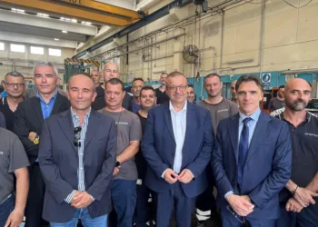 Industria, l’assessore Emanuele Cani in visita nella sede della società Entusa a Sarroch