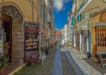 Turismo: pubblicato il bando delle manifestazioni del turismo enogastronomico