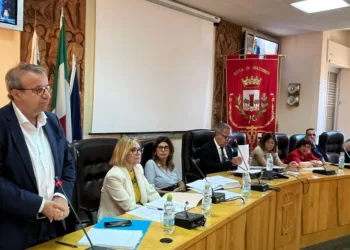 Tossilo, gli assessori Emanuele Cani e Rosanna Laconi in Consiglio comunale a Macomer