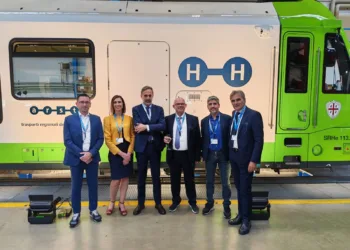 Trasporti, il primo treno a idrogeno a scartamento ridotto del mondo viaggerà in Sardegna