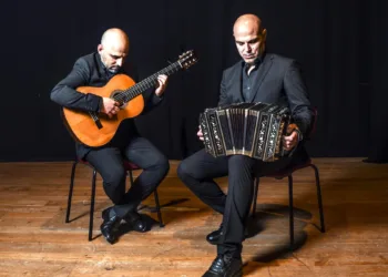 A los maestros, sulle note del tango con StintinoJazz&Classica. Lunedì 13 luglio Alessandro Deiana (chitarra) e Fabio Furia (bandoneon)