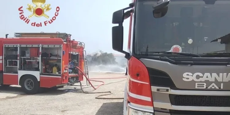 Incendio nella periferia di Monserrato