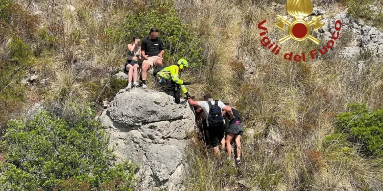 Golfo Aranci: salvati cinque turisti francesi tra Capo Figari e Cala del Sonno
