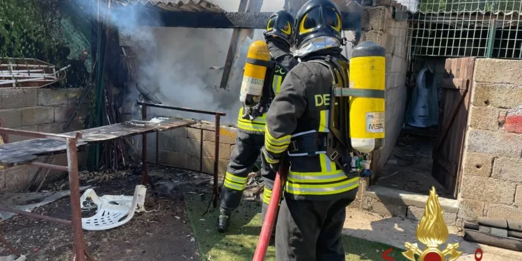 Olbia: a fuoco un deposito attrezzi sulla provinciale 38 bis
