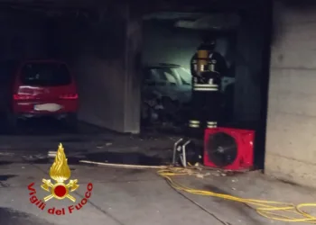 Sassari: incendio in un garage in via Nurra