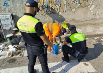 Abbandono di rifiuti a Cagliari: boom di sanzioni nel primo semestre del 2026