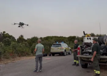 Incendio in località “Is Benas” a Morgongiori, i droni individuano punti ancora attivi