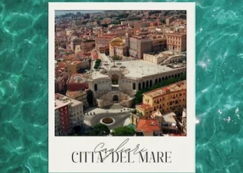 La mostra pittorica al MEM di Rosetta Murru, Rita Caredda e Mario Biancacci celebra la città di Cagliari e il legame con il mare.