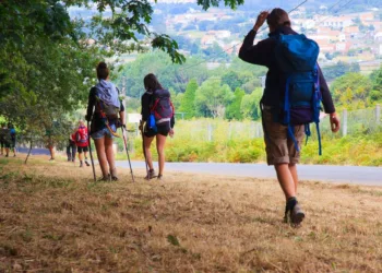 Sentieri e Cammini, la Giunta aggiorna le linee guida regionali: nasce un sistema integrato per valorizzare il turismo lento, l’accessibilità e la mobilità sostenibile