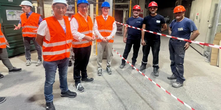 Industria, l’assessore Emanuele Cani in visita nello stabilimento Laviosa di Villaspeciosa