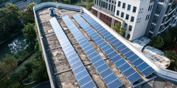 Transizione ecologica, 70 milioni di euro per l’autoconsumo energetico degli edifici pubblici dei comuni