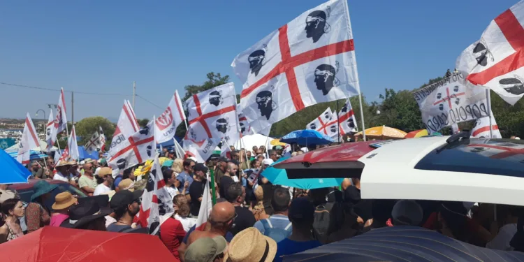 Stefano Lavra: «Da Pratobello a Cala Finanza: la nuova resistenza sarda contro la speculazione»