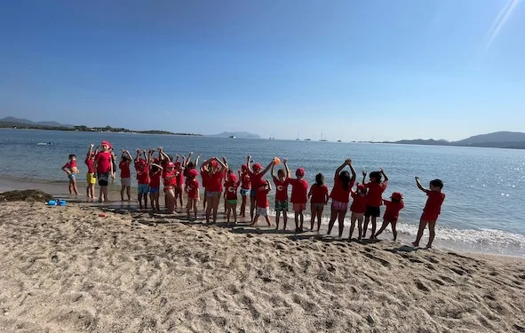 I bambini del centro estivo Sas Janas hanno restituito le conchiglie al mare