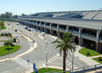 Aeroporto di Cagliari ora più connesso: dal 1° agosto due nuove corse ferroviarie serali tra il centro città e lo scalo di Elmas