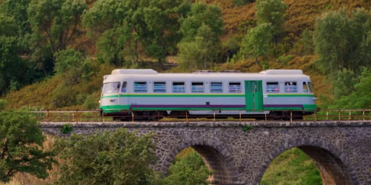 Trenino verde, la Regione Sardegna pronta per il rilancio della fondazione: confermati gli obiettivi sulle tratte storiche