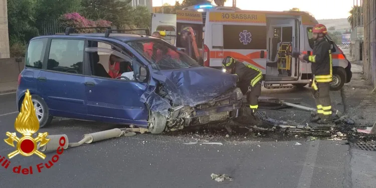 Sassari: incidente stradale in via Predda Niedda
