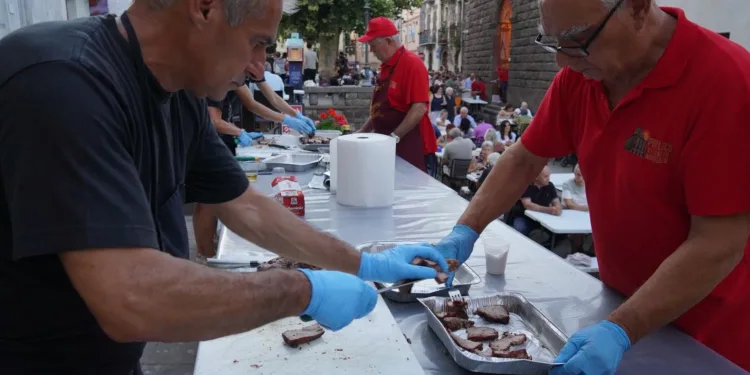 Villanova Monteleone: grande successo per “Chenamos in Carrela”