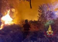 Nughedu Santa Vittoria: vegetazione a fuoco in via Mazzini