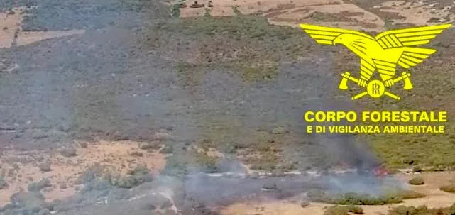 Trinità d’Agultu e Vignola: incendio in località “Stazzi Mannainu”
