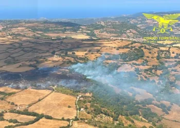 Osilo: incendio in località Funtana Buddiette