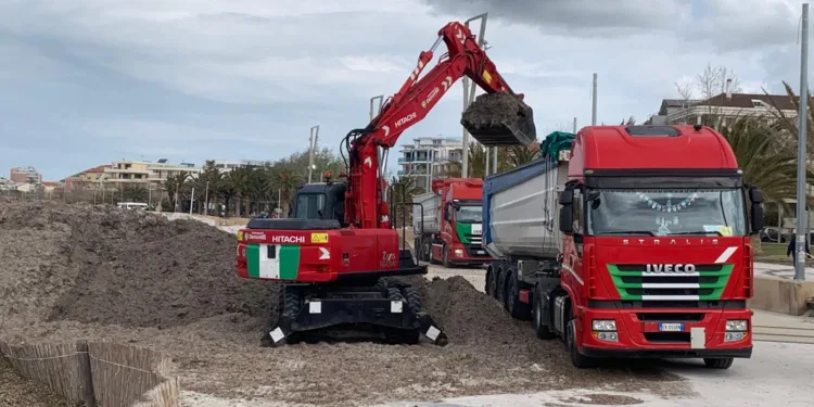 Alghero: i carichi di posidonia verso la zona industriale di San Marco