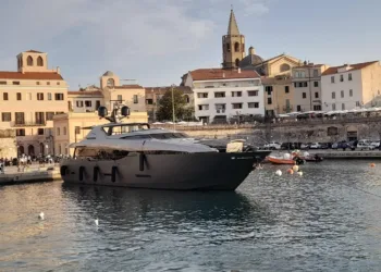 Raccolta rifiuti nella zona turistica di Alghero, Christian Mulas porta i disservizi in Commissione