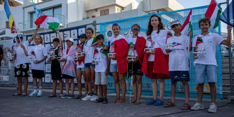 Vela giovanile: assegnati a Calasetta i titoli al Mondiale Openskiff