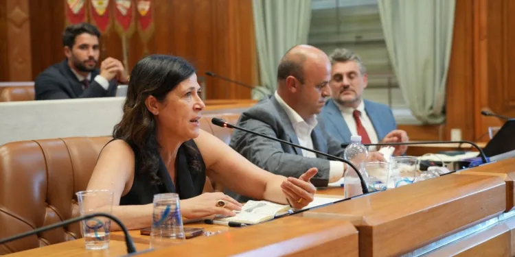 Sanità, la presidente Alessandra Todde a Nuoro: «Rafforzare ospedale e territorio, incentivare il personale e costruire una rete che prenda davvero in carico i cittadini»