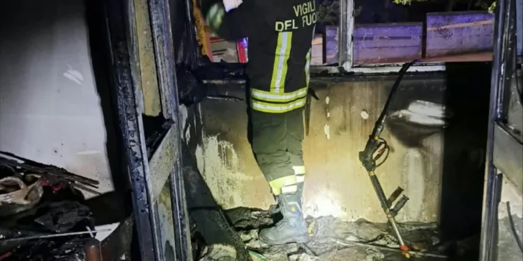 Nuoro: incendio all’interno di un appartamento