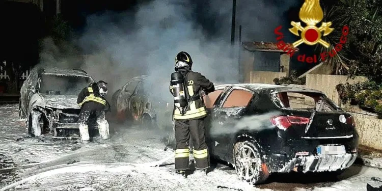 Terralba: a fuoco tre auto
