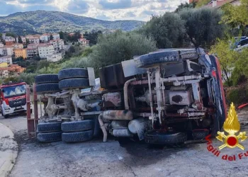 Ozieri: betoniera ribaltata in via Ippicchiu, non ci sono stati feriti