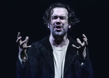 Domenica 25 ottobre al TsE di Is Mirrionis, a Cagliari, va in scena “Il Circo Capovolto”, spettacolo scritto ed interpretato da Andrea Lupo